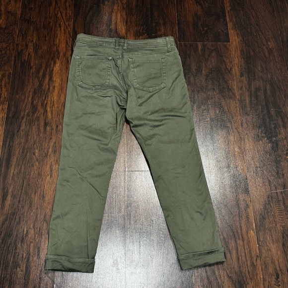 Kut From Cloth Catherine Slim Boyfriend Crop Capri Pants Army Green Size 4 EUC - Picture 10 of 12